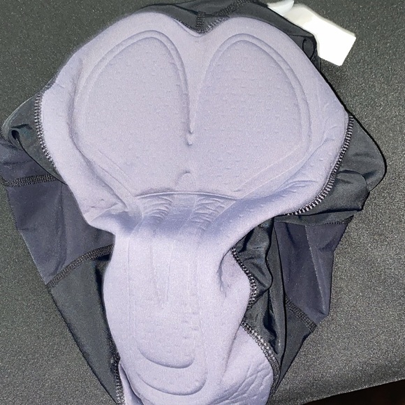 LOUIS GARNEAU SIZE LARGE CYCLING SHORTS UNISEX NYLON SPANDEX COMFORT PADDED - Picture 12 of 15